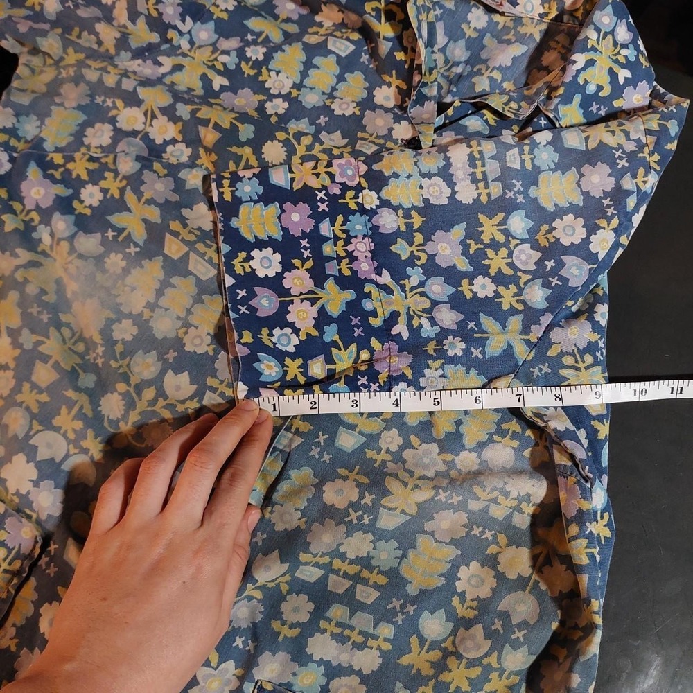 Vintage blue and yellow floral print short sleeve button up. - Picture 6 of 6